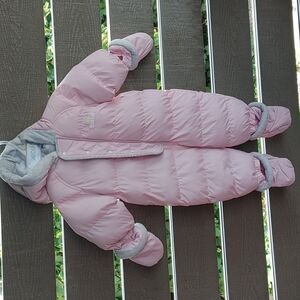 The Children Place baby girl winter snow suit size 6-9M‎